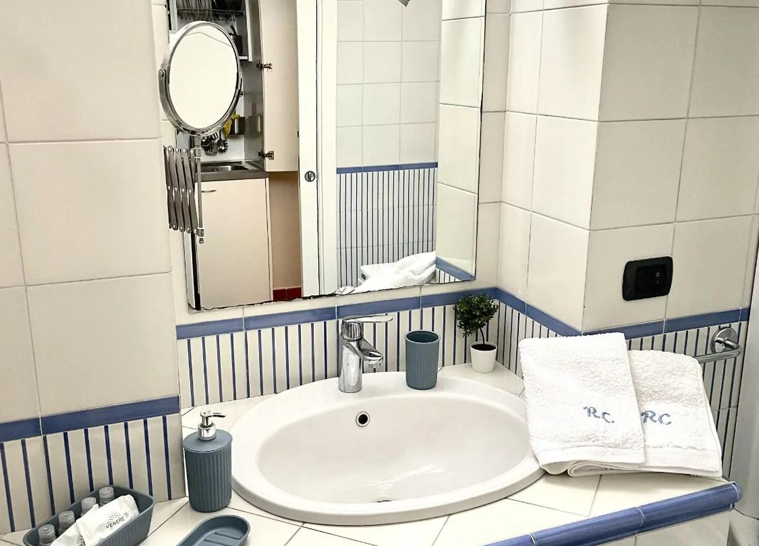 Residenza Chiaia Bed & Breakfast Naples 0*,